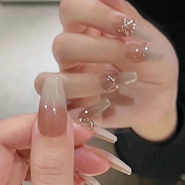 D206 Chic Oatmeal Gradient Press On Nails - Gallery - 1
